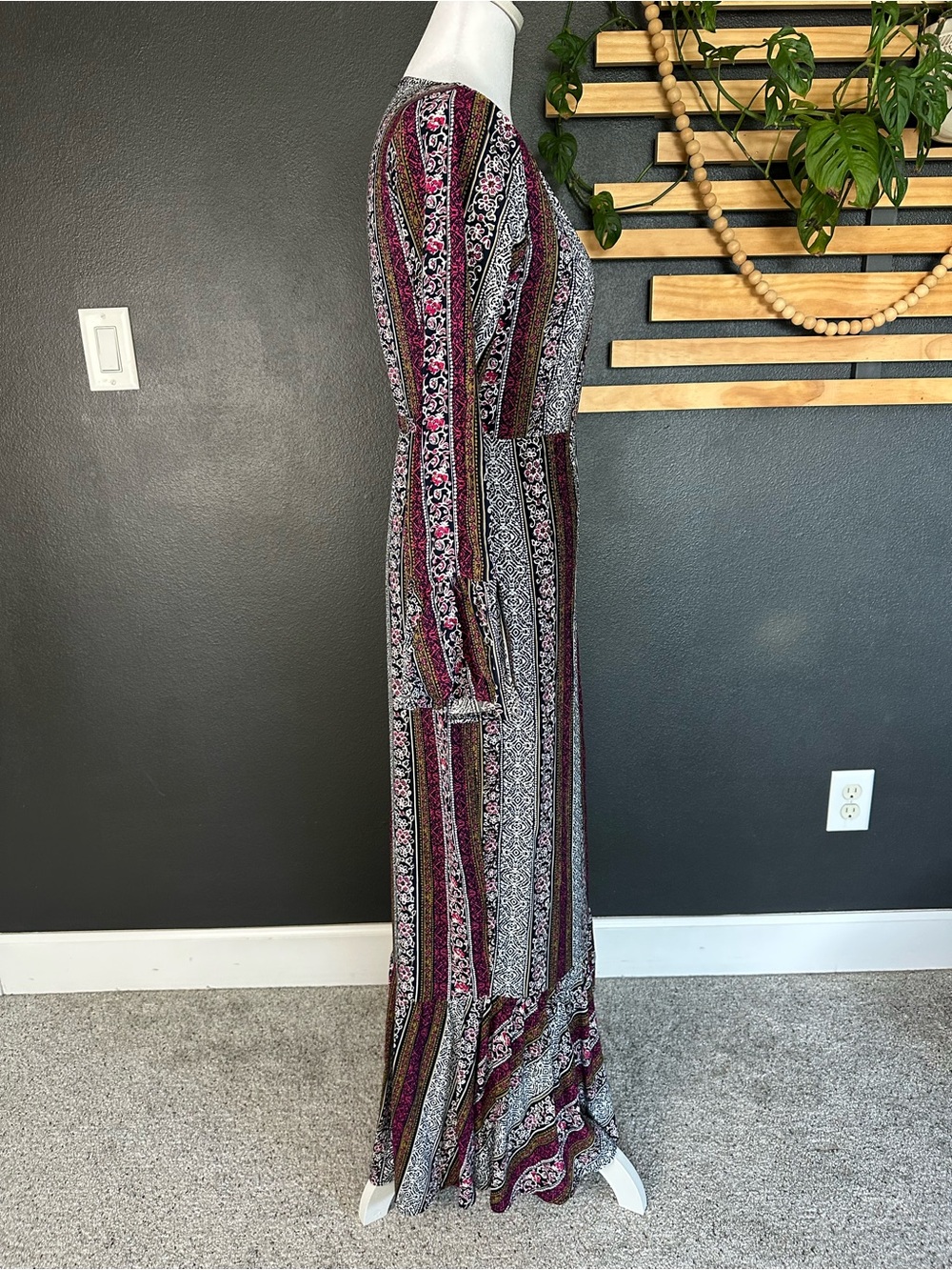 R. Vivimos Boho Wrap Maxi Dress Long Sleeve Bell Sleeve Floral Stripe M 8/10 - Picture 8 of 11